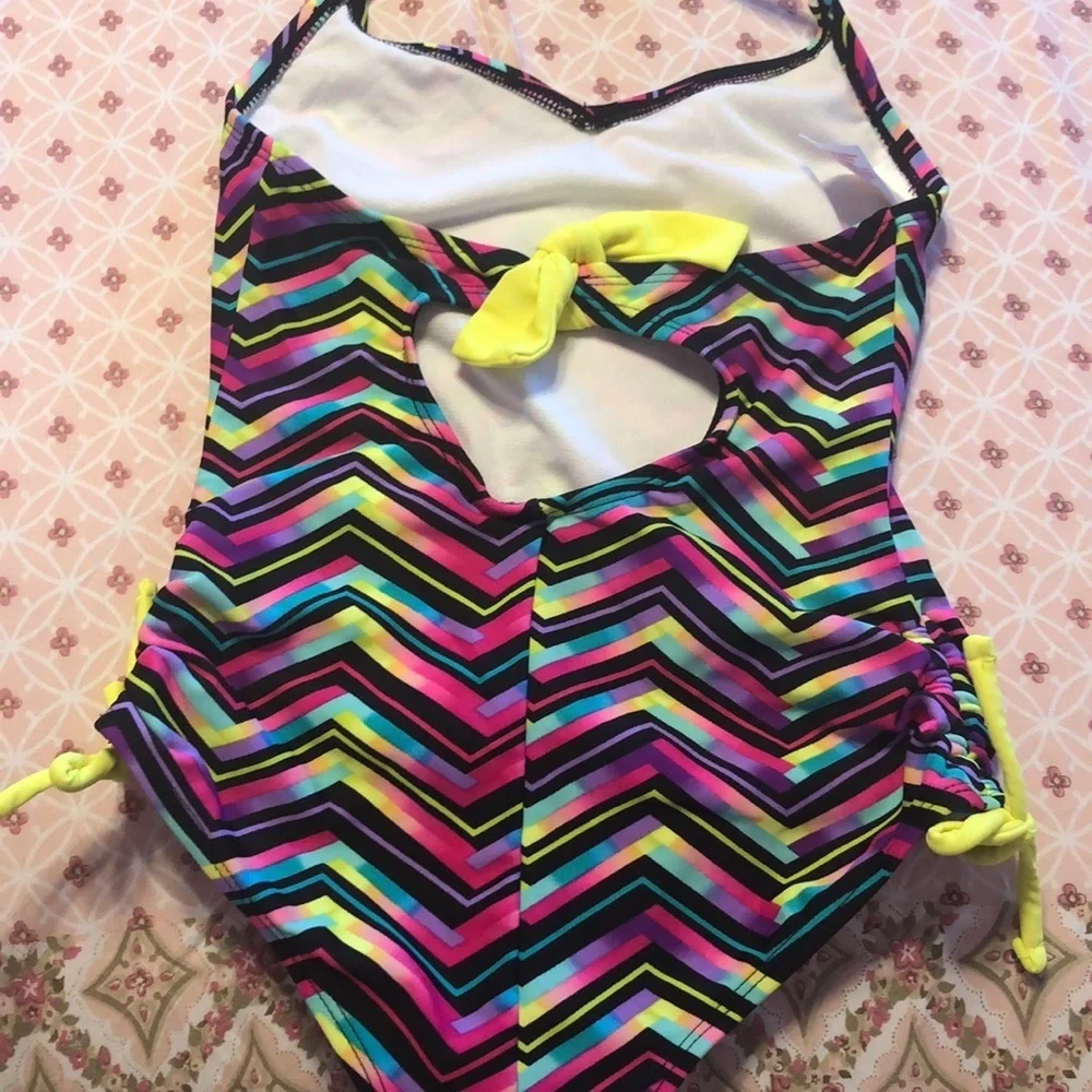 Xhilaration one piece swimsuit size 6-6X GUC